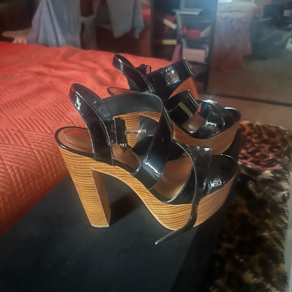 Vero Cuoio Black and Brown Platform Shoes